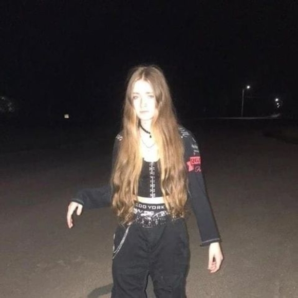 Meet your Posher, Emily - Picture 1 of 1